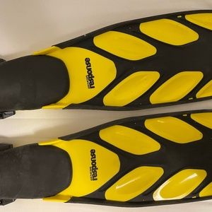 Genesis Response Fins